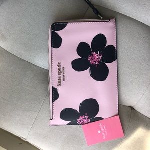 BRAND NEW Kate Spade Cameron Grand Flora Wristlet